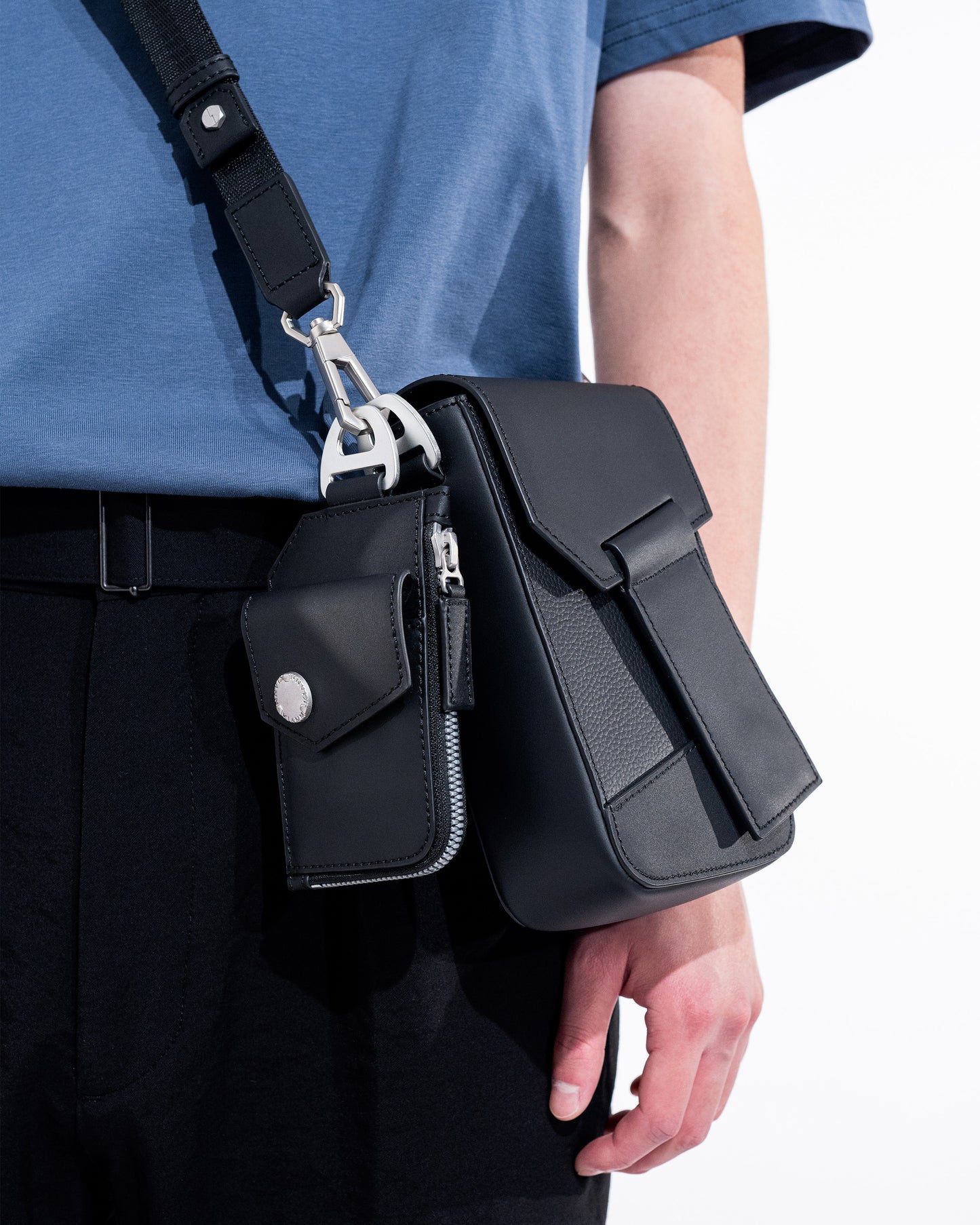 LIIN Black Genuine Leather Phone Bag